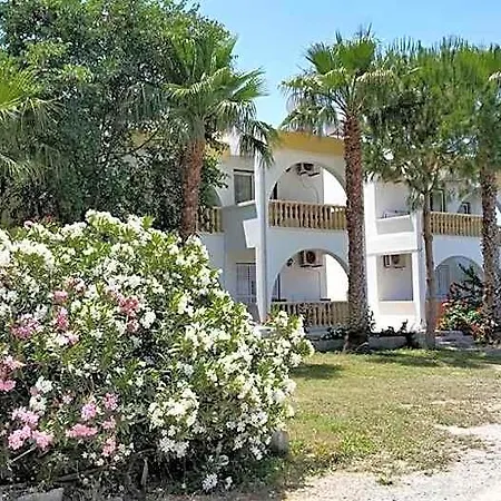 Paradise Отель Кирения
