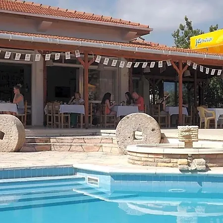 Отель Paradise Кирения