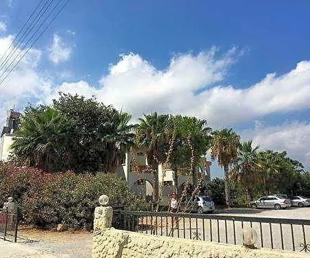Paradise Отель Кирения