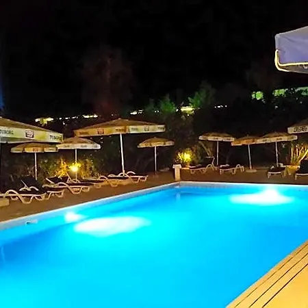 Отель Paradise 3*