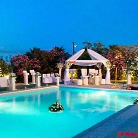 Отель Paradise 3*